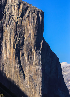 El Capitans granite face in the early evening from the Tunnel View in Yosemite National Park