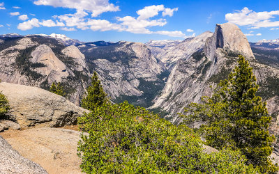 View of the Yosemite Valley from Glacier Point in Yosemite National Park