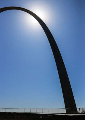 The sun eclipsed by Gateway Arch in Gateway Arch National Park