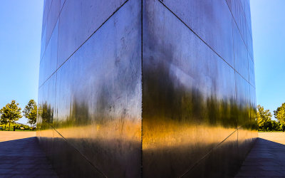 Close-up of the southern leg of Gateway Arch in Gateway Arch National Park