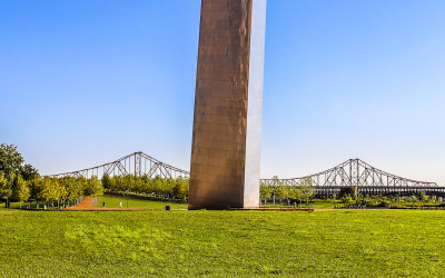 The northern leg of Gateway Arch with the MLK Bridge in the background in Gateway Arch National Park