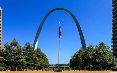 Gateway Arch as seen from the steps of the Old Courthouse in Gateway Arch National Park