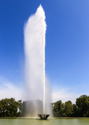 Arch Geyser (630 ft) in the Malcom Martin Memorial Park in East St. Louis