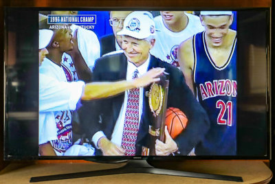 Arizona Coach Lute Olson with 1997 Championship Trophy; lost in 2020 marking the end of an era