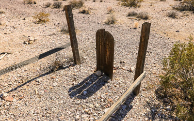 Timeworn gravesite and tombstone marker in the Rhyolite Historic Townsite