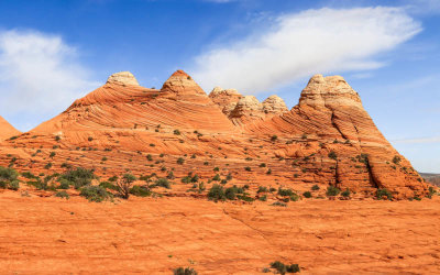 Large sandstone buttes on the trail to The Wave in Vermilion Cliffs National Monument