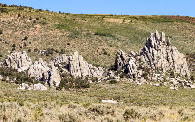 Granite outcropping near the Twin Sisters formation in City of Rocks National Reserve