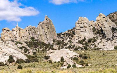 Rugged outcropping near the Twin Sisters formation in City of Rocks National Reserve