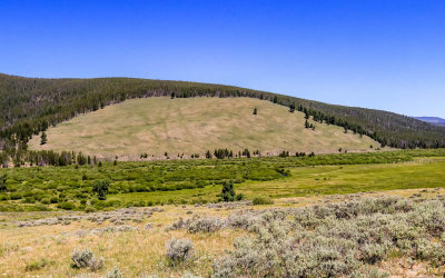 Overview of battlefield (Nez Perce tipis to the far right) in Big Hole National Battlefield 