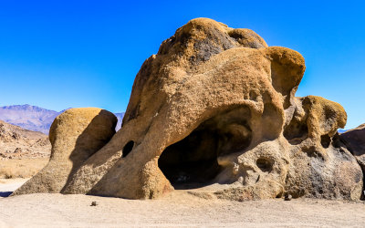 Cave Arch or Hidden Window Arch in the Alabama Hills National Scenic Area