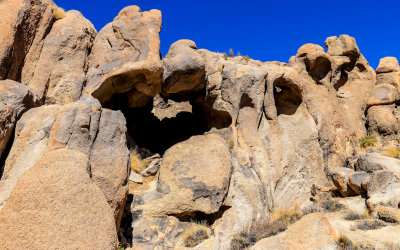 Big Daddy Arch and a smaller companion arch in the Alabama Hills National Scenic Area