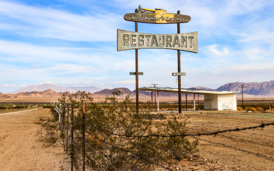 Road Runners Retreat Restaurant abandoned along US Route 66