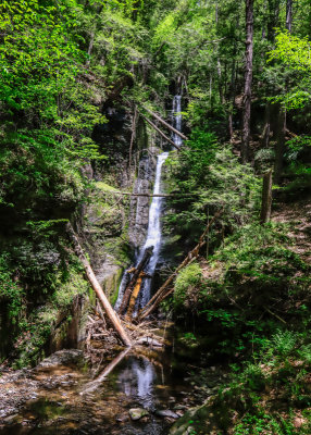 Silver Thread Falls along the Dingmans Creek Trail in Delaware Water Gap NRA