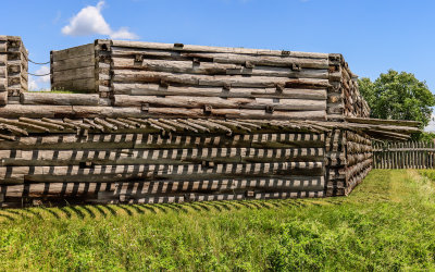 Closeup of the fraise, horizontal spikes, in Fort Stanwix NM