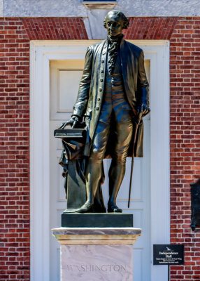 George Washington statue in front of Independence Hall in Independence NHP