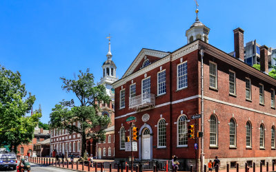Congress Hall with Independence Hall in the background in Independence NHP
