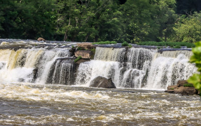 Sandstone Falls from the Sandstone Falls Boardwalk in New River Gorge National Park