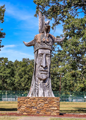 Wacinton, Red Oak carving of Chickasaw Indian in Paducah Kentucky