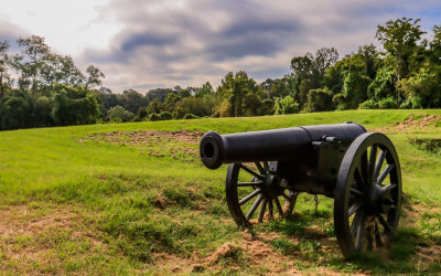 24-pounder on Fort Hill overlooked the Mississippi in 1863 in Vicksburg NMP