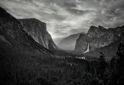 Tunnel View Sunrise BW.jpg