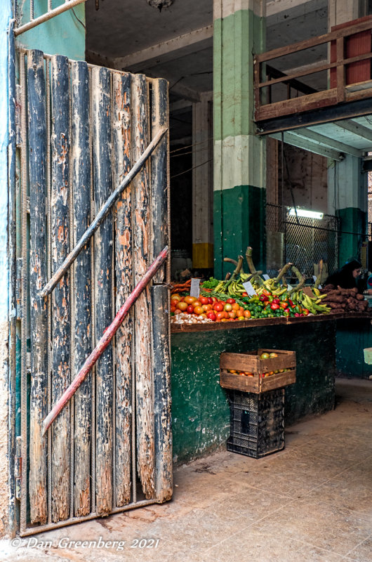 Indoor Fruit and Vegetable Stand