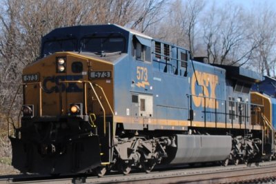 573