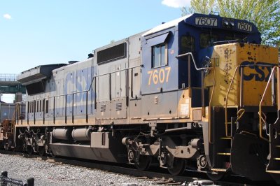 7607