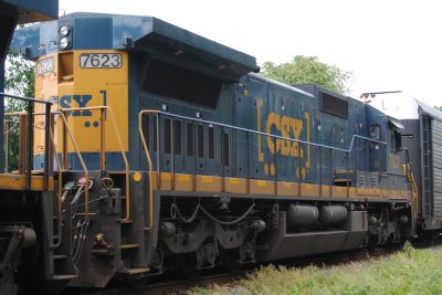 7623