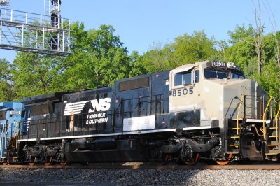 8505