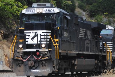 8806