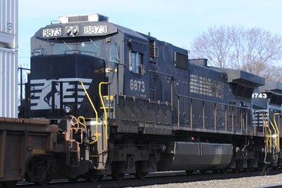8873