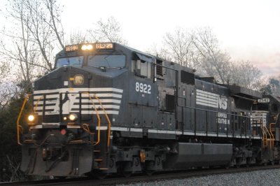 8922