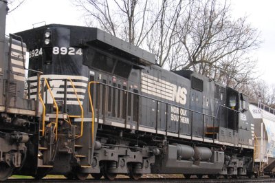 8924