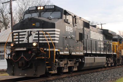 8925