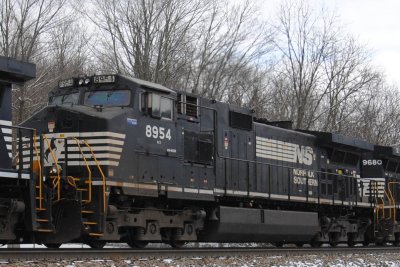 8954
