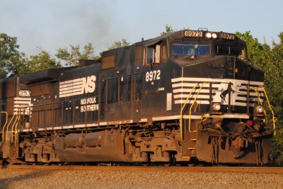 8972