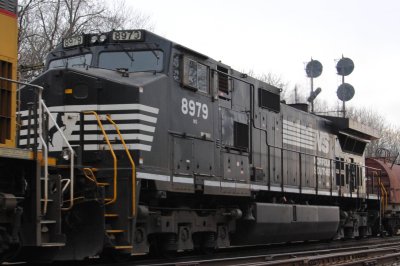 8979