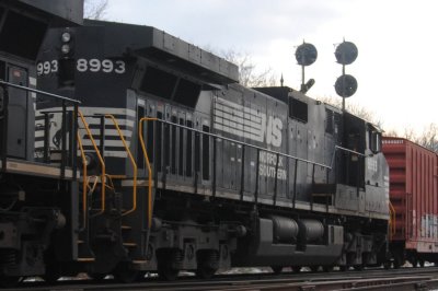 8993