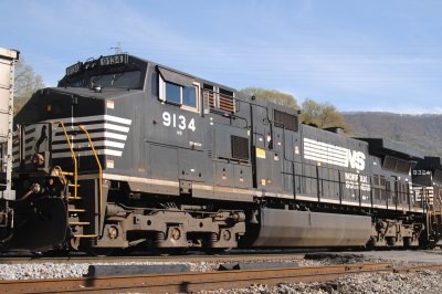 9134