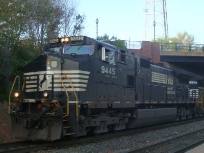 9445