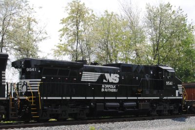 9541