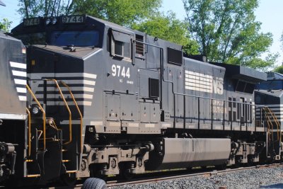 9744