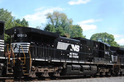 9913