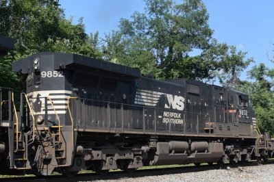 9852
