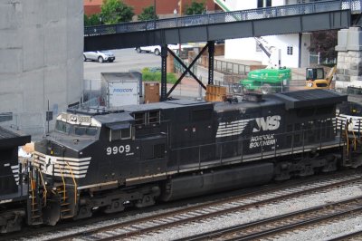 9909