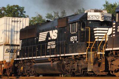 6570