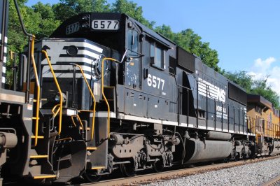 6577