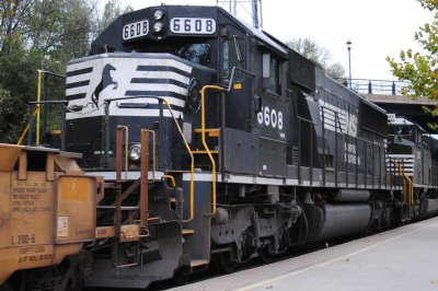 6608