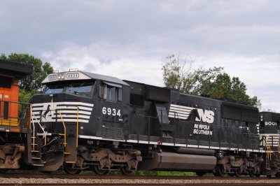 6934