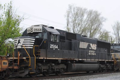 2564
